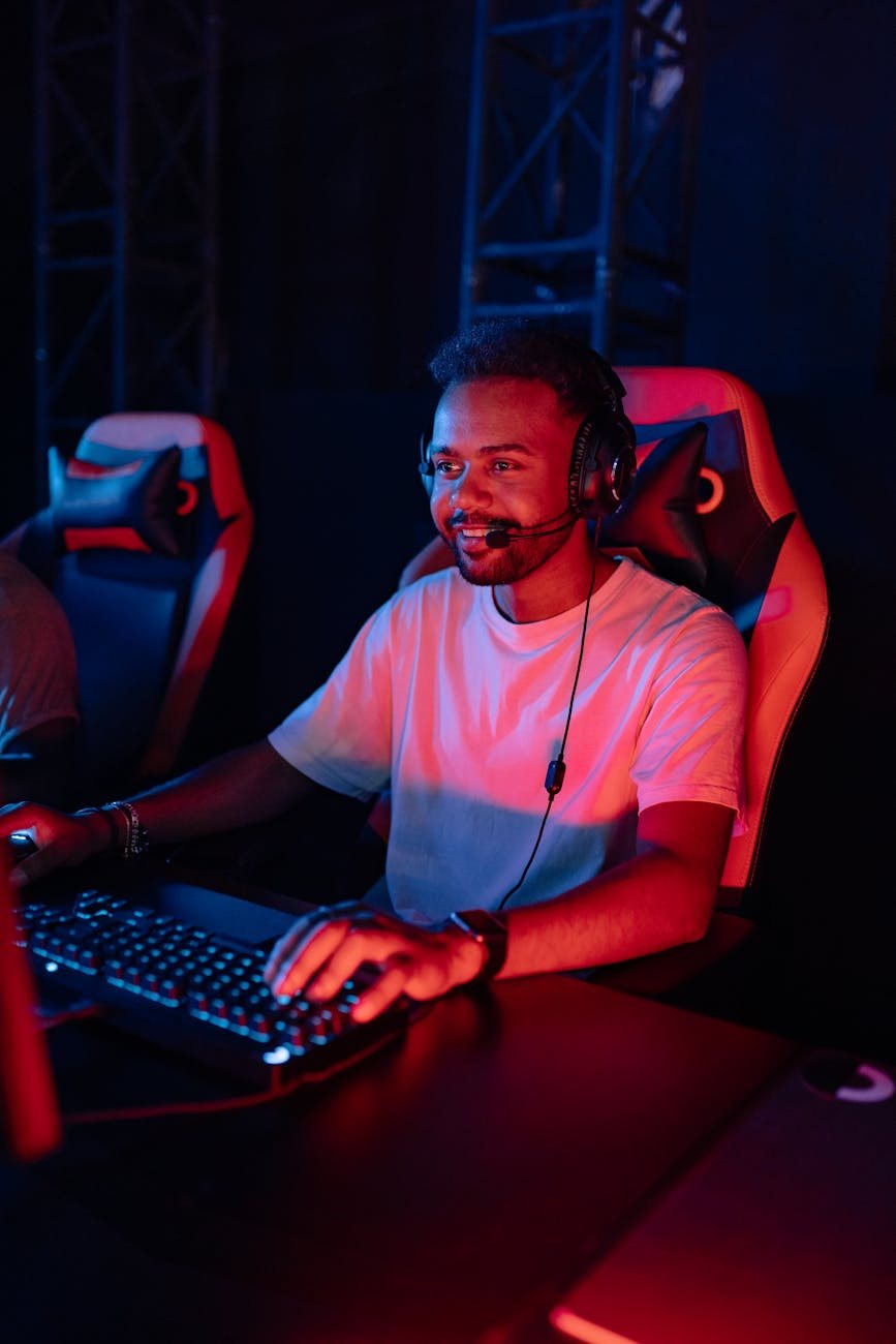 Dual-monitor match review setup showing competitive shooter analysis